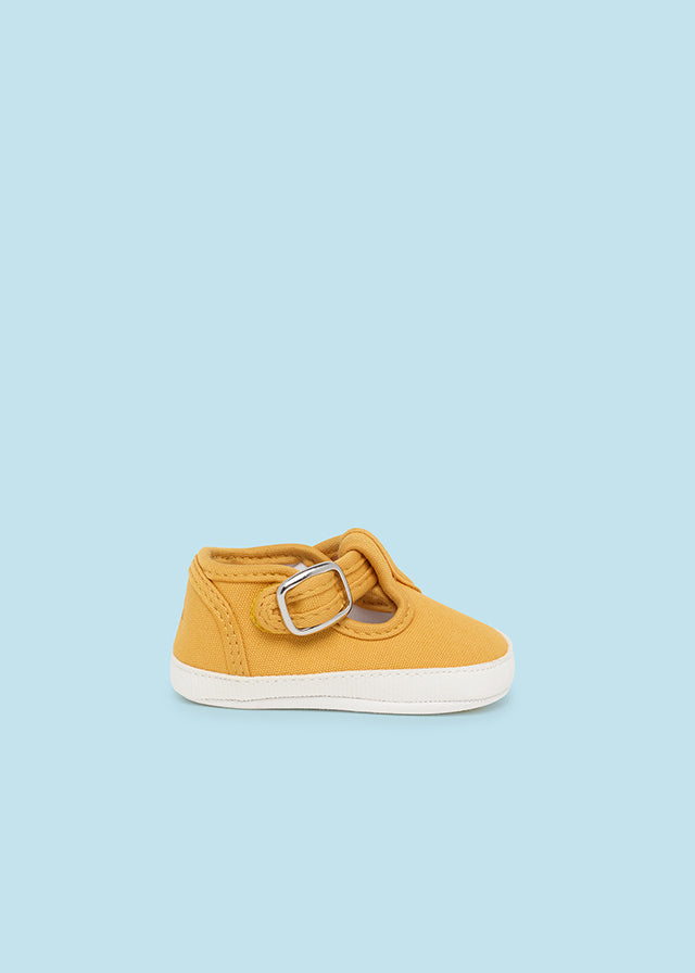 Baby Canvas Shoes in Sweet Corn mayoral