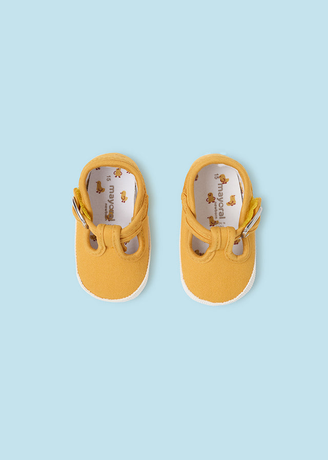 Baby Canvas Shoes in Sweet Corn mayoral