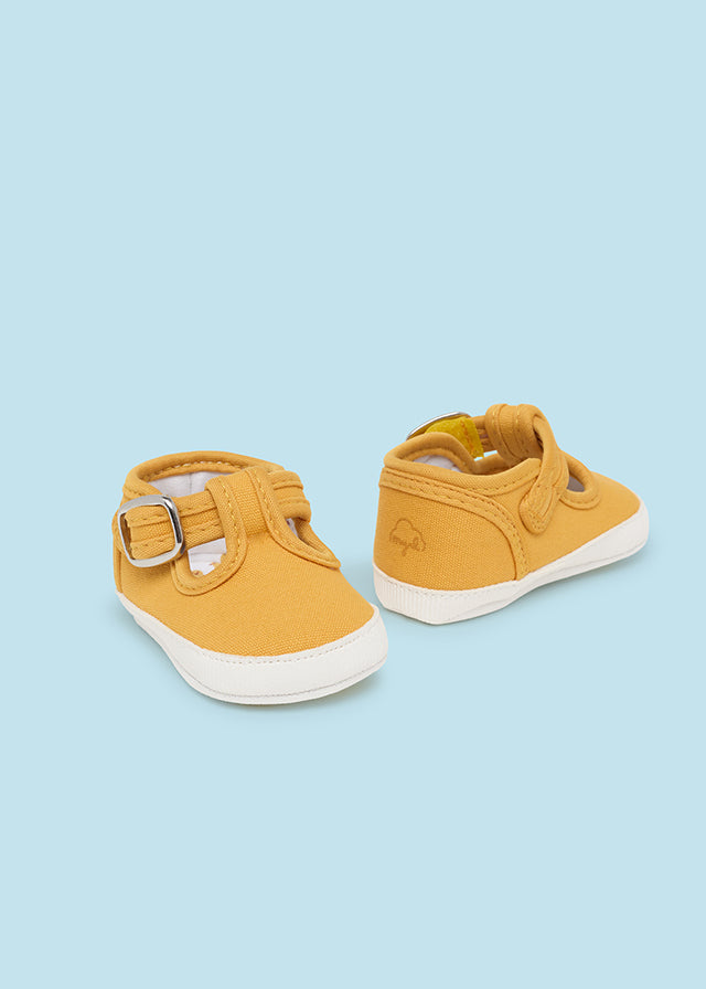 Baby Canvas Shoes in Sweet Corn mayoral