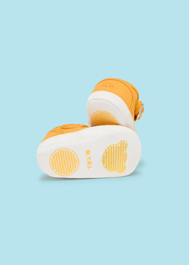 Baby Canvas Shoes in Sweet Corn mayoral